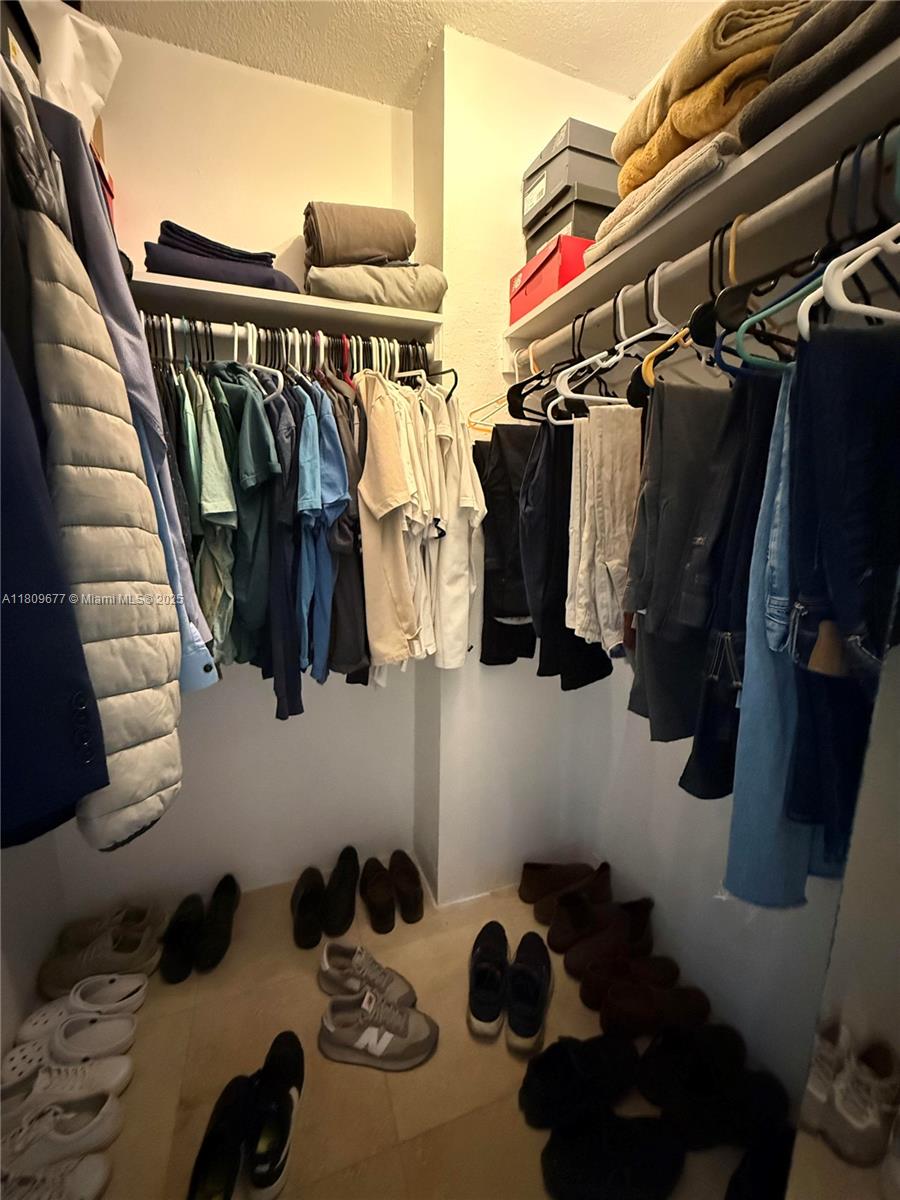 BONAVISTA CONDO - Residential