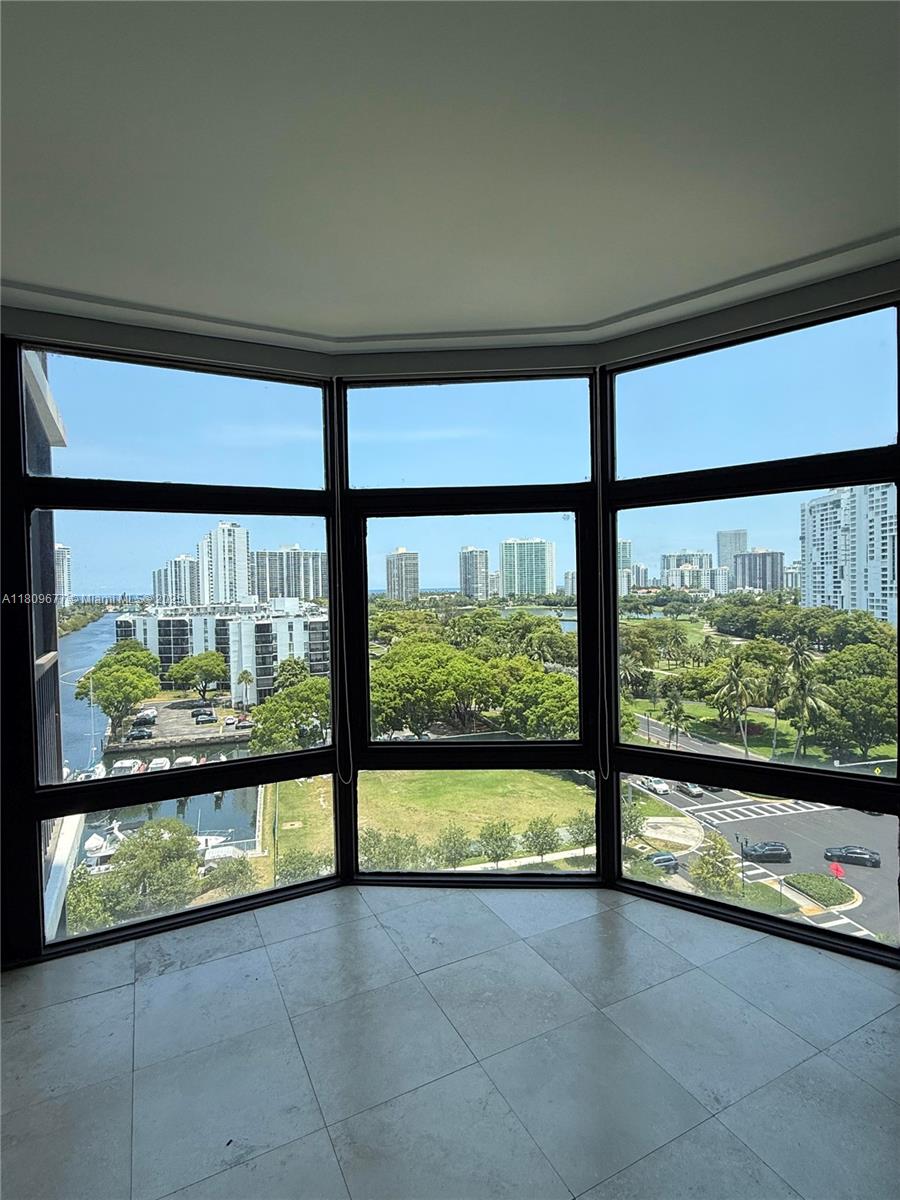 BONAVISTA CONDO - Residential