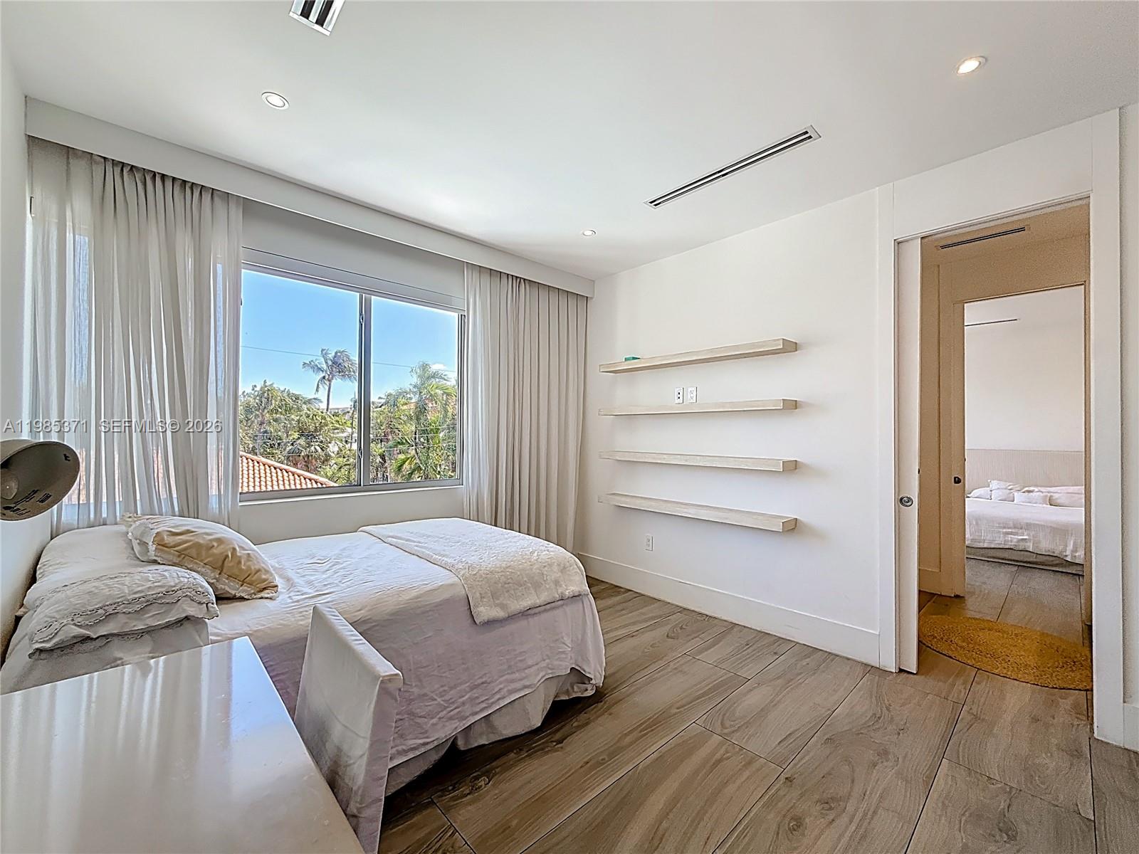 TROPICAL ISLE HOMES SUB - Residential