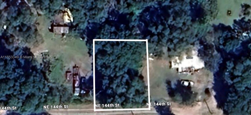 Beautiful Lot in Growing Central Florida – Build Your Dream Home or Invest for the Future!
Welcome to your opportunity to own a stunning piece of land in the heart of rapidly developing Central Florida! This spacious and well-located lot is the perfect canvas to build your dream home or to hold as a smart investment in one of the state's most desirable and fast-growing regions.
Surrounded by new construction, natural beauty, and thriving communities, this property offers endless potential. Whether you’re looking to create your forever home or secure land for future value appreciation, this lot checks all the boxes.