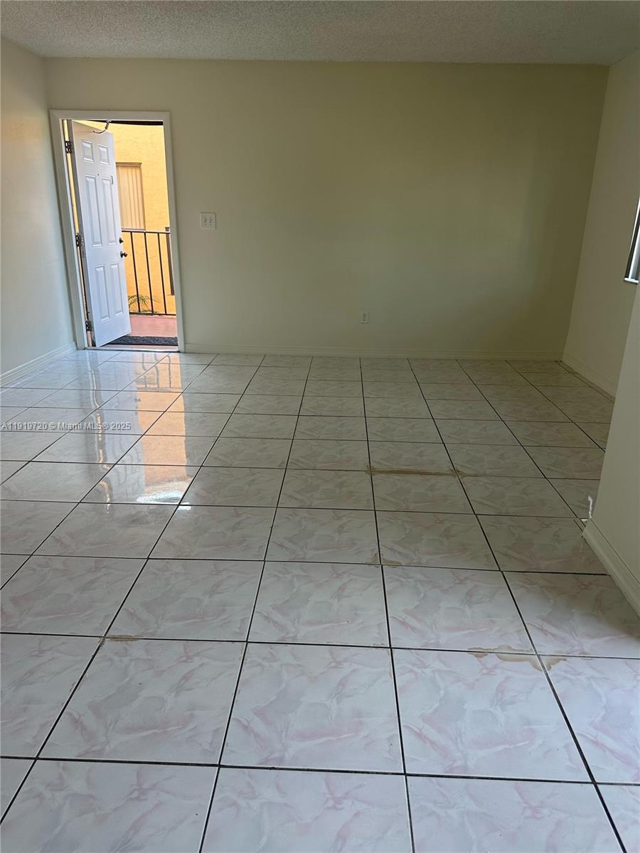 LAURELS AT SHERWOOD CONDO - Residential Lease