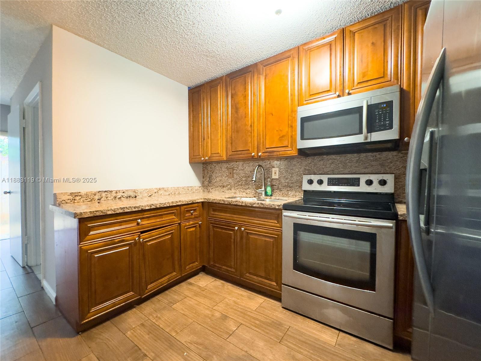 UNIVERSITY COURTS SUB - Residential Lease