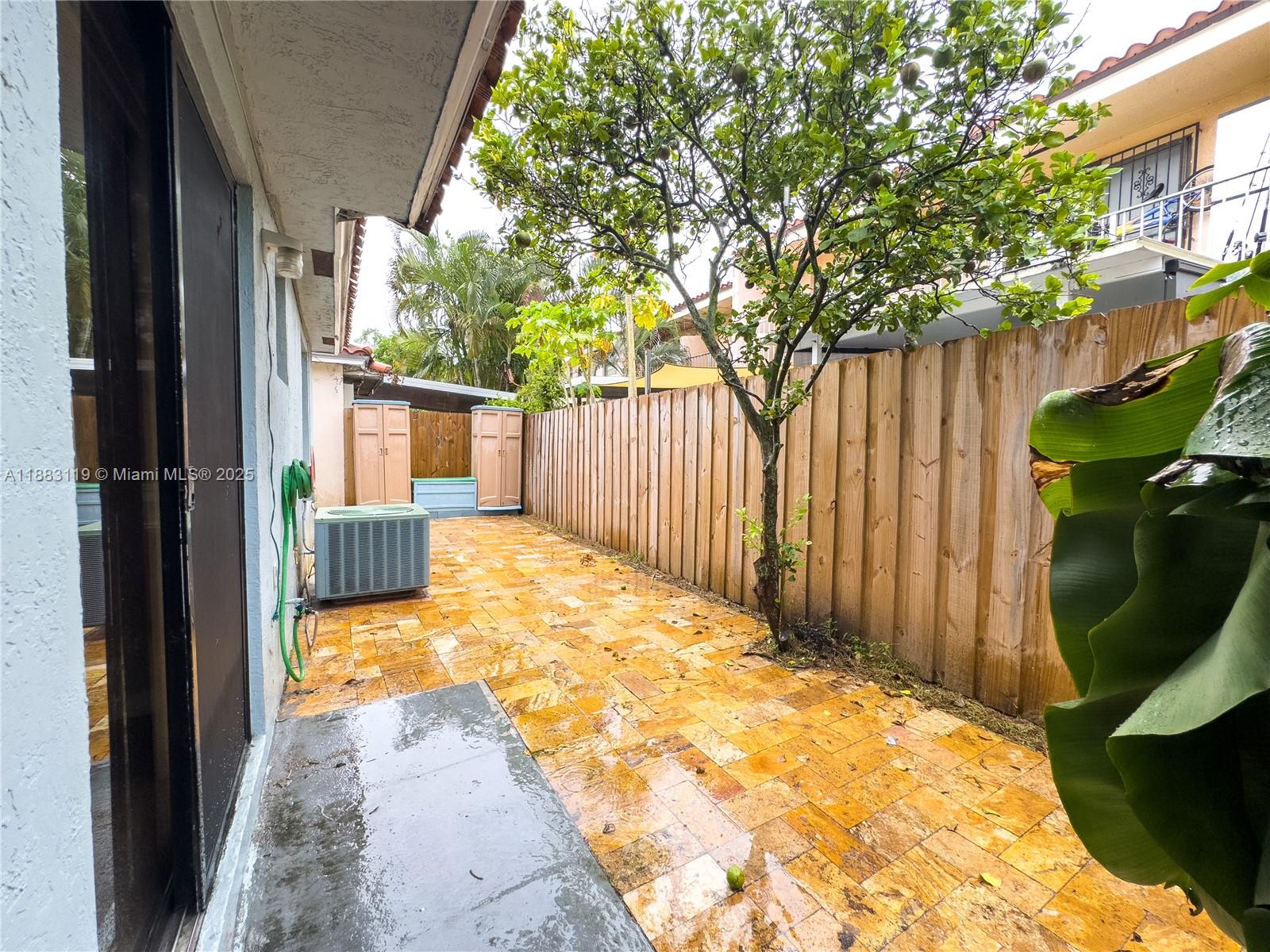 UNIVERSITY COURTS SUB - Residential Lease