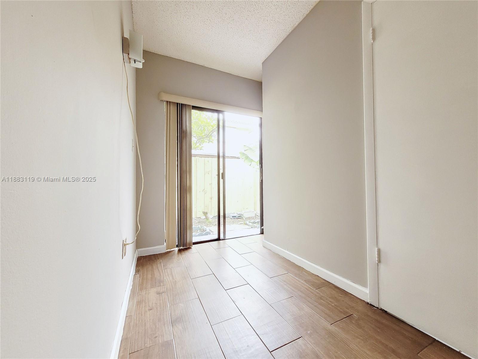UNIVERSITY COURTS SUB - Residential Lease