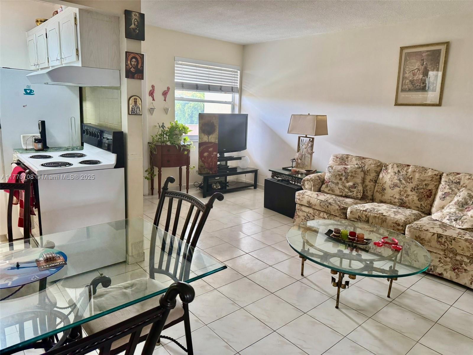 2145 Pierce St 403
