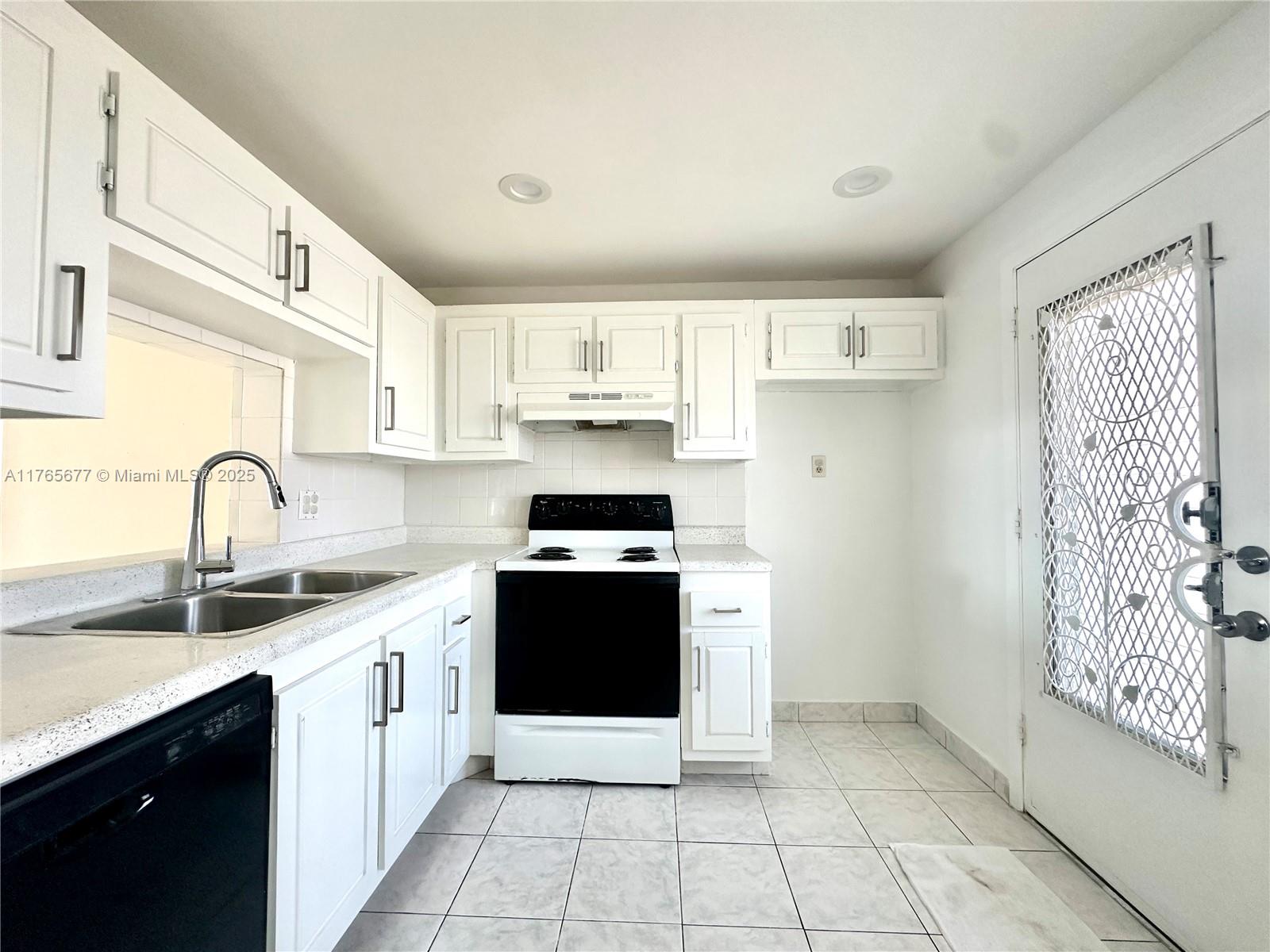 MEADOWBROOK TOWERS CONDO - Residential