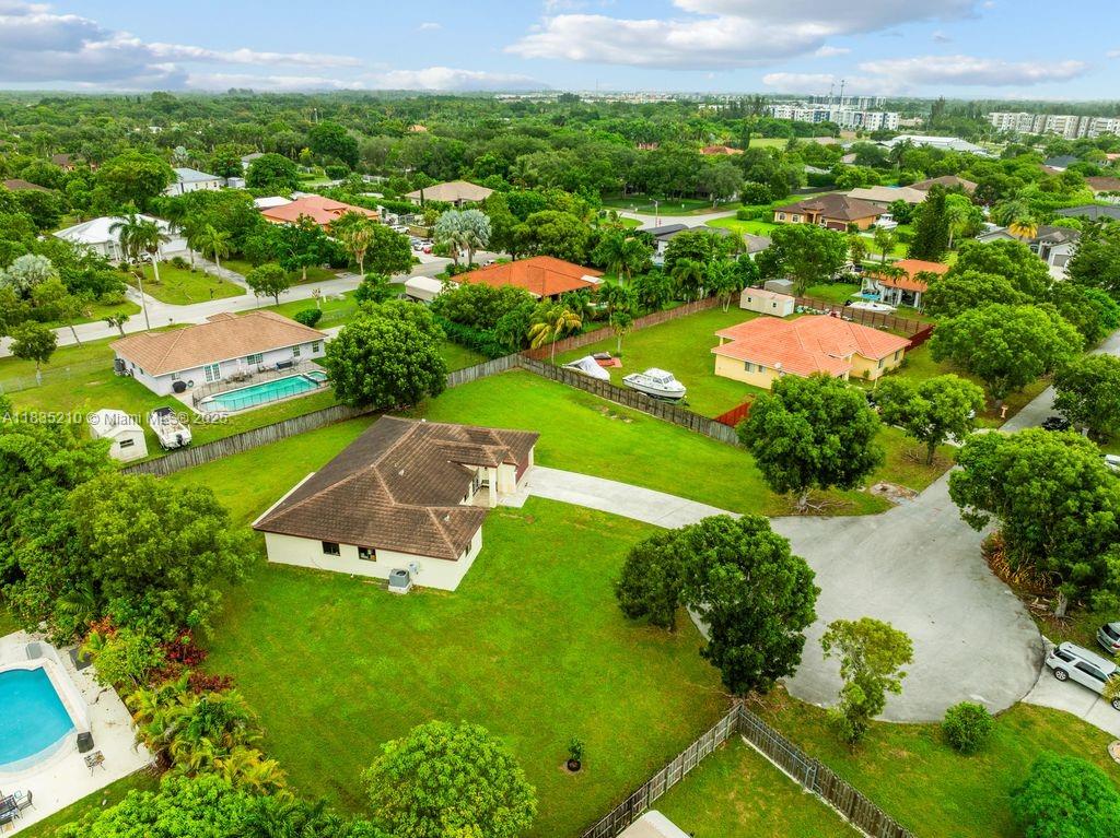 15461 SW 277, Homestead, FL, 33032/$749,000 3 15461 SW 277