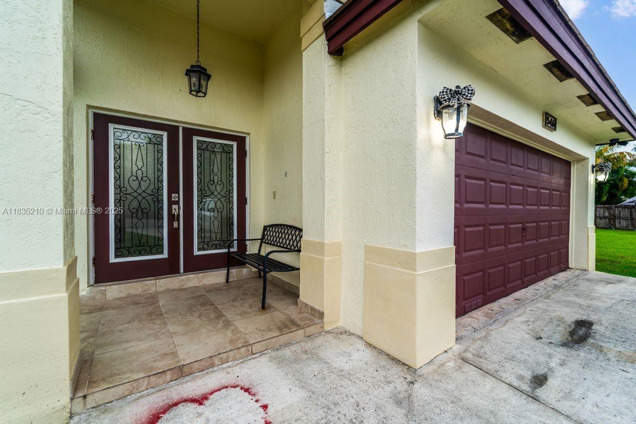 15461 SW 277, Homestead, FL, 33032/$749,000 2 15461 SW 277