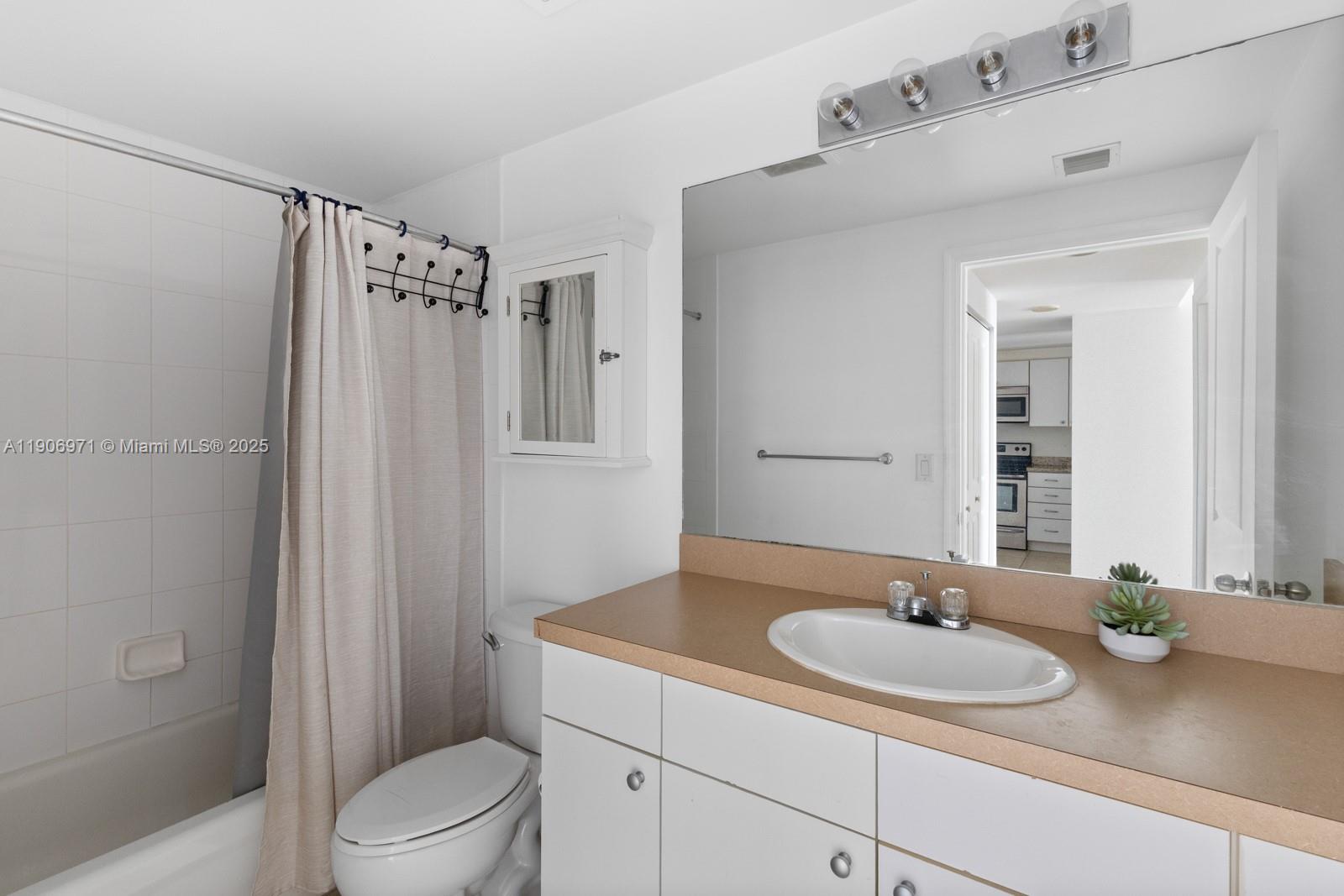 VUE AT BRICKELL CONDO - Residential Lease