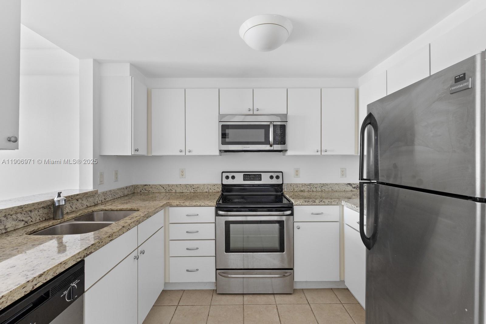 VUE AT BRICKELL CONDO - Residential Lease