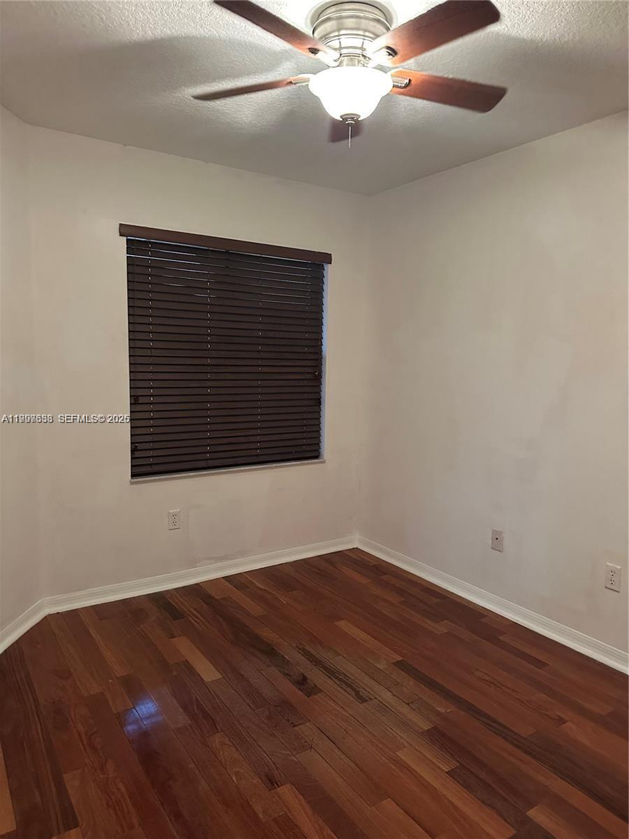 VILLAS AT HARBOR ISLES CO - Residential Lease