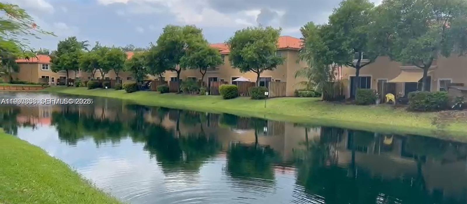 VILLAS AT HARBOR ISLES CO - Residential Lease