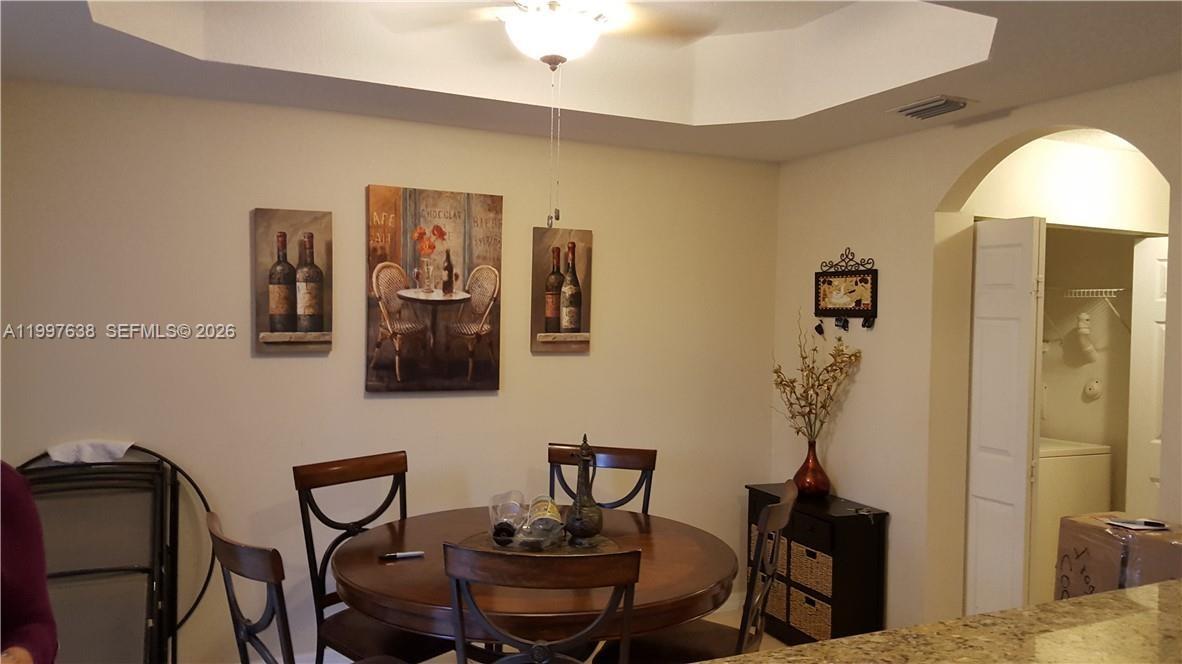 VILLAS AT HARBOR ISLES CO - Residential Lease