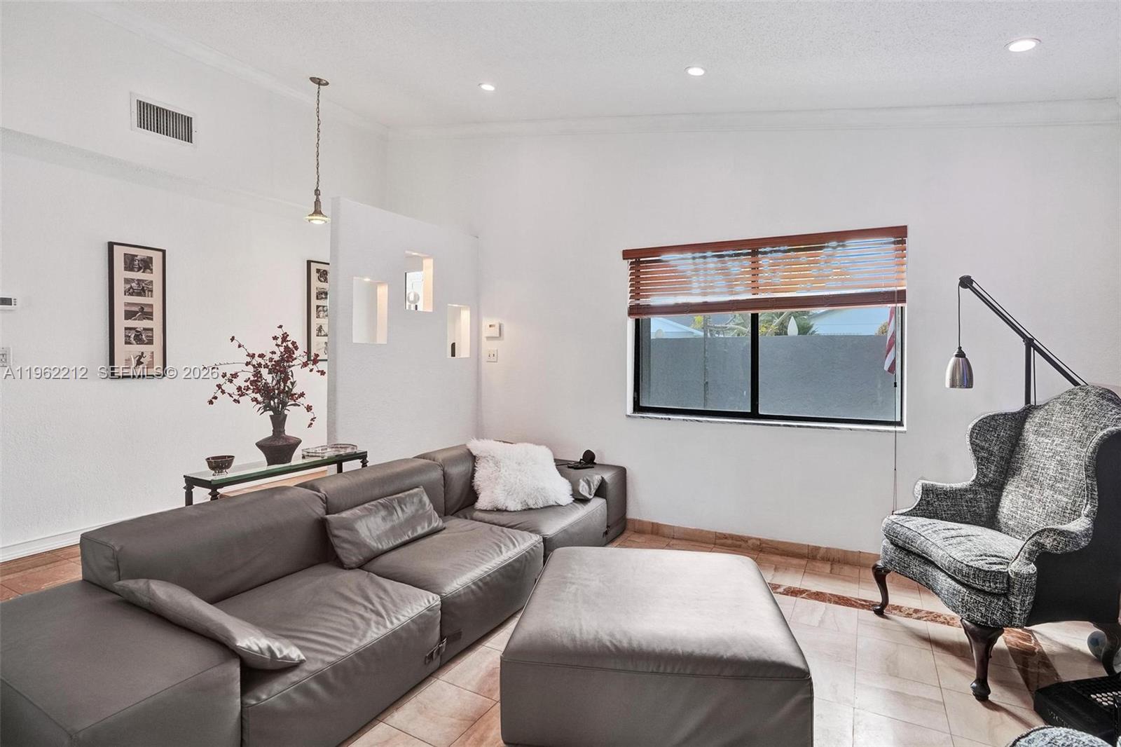 LOS PASEOS - Residential