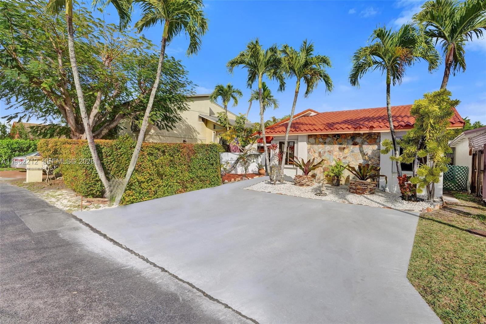 LOS PASEOS - Residential