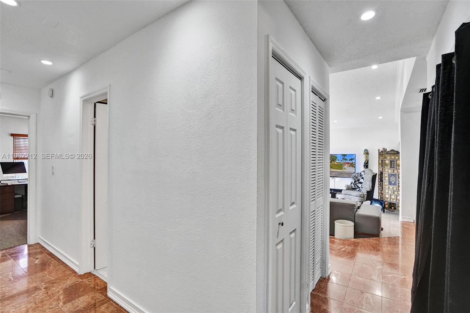 LOS PASEOS - Residential