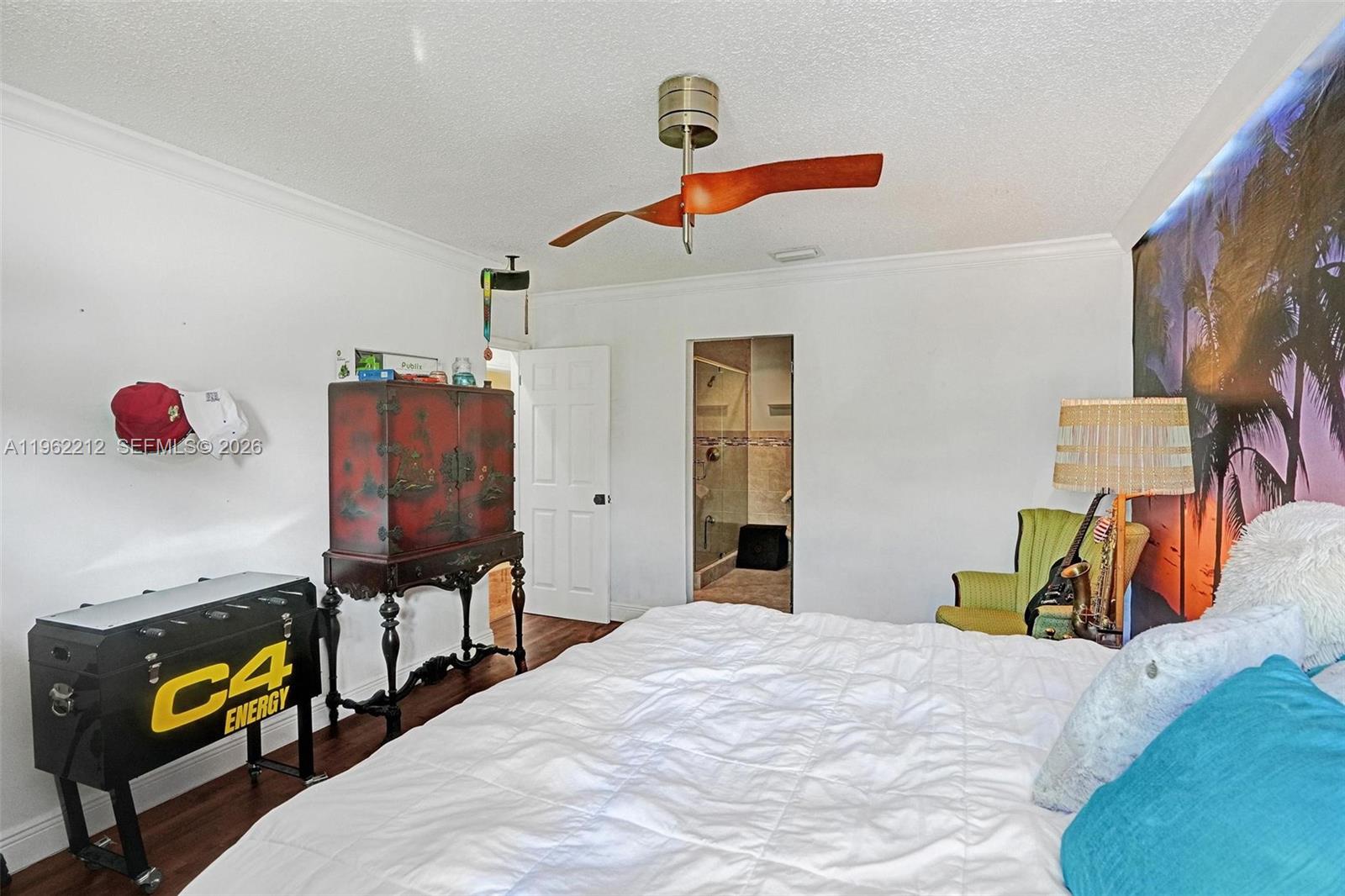 LOS PASEOS - Residential