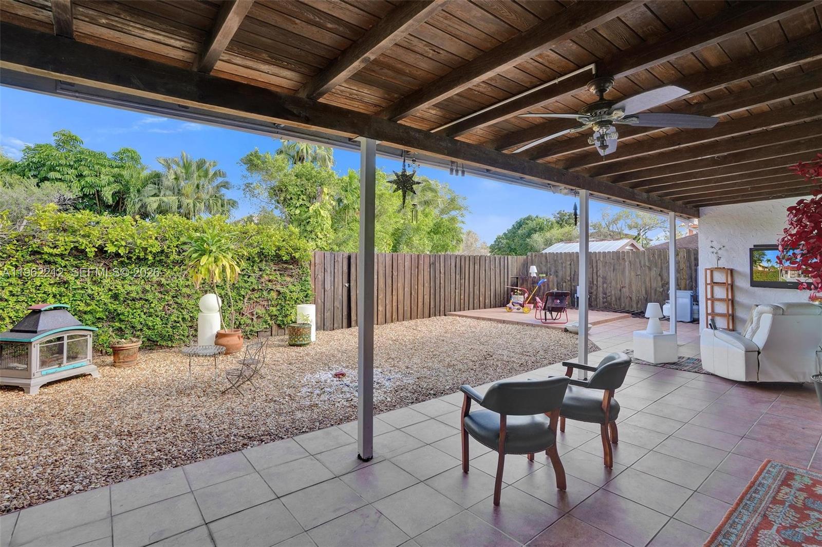 LOS PASEOS - Residential