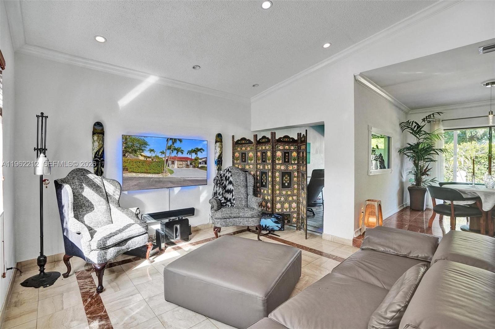 LOS PASEOS - Residential