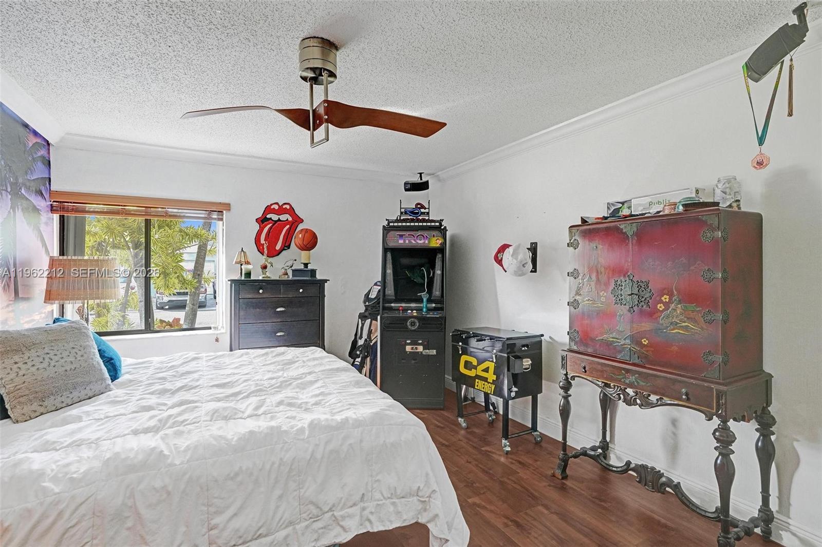 LOS PASEOS - Residential