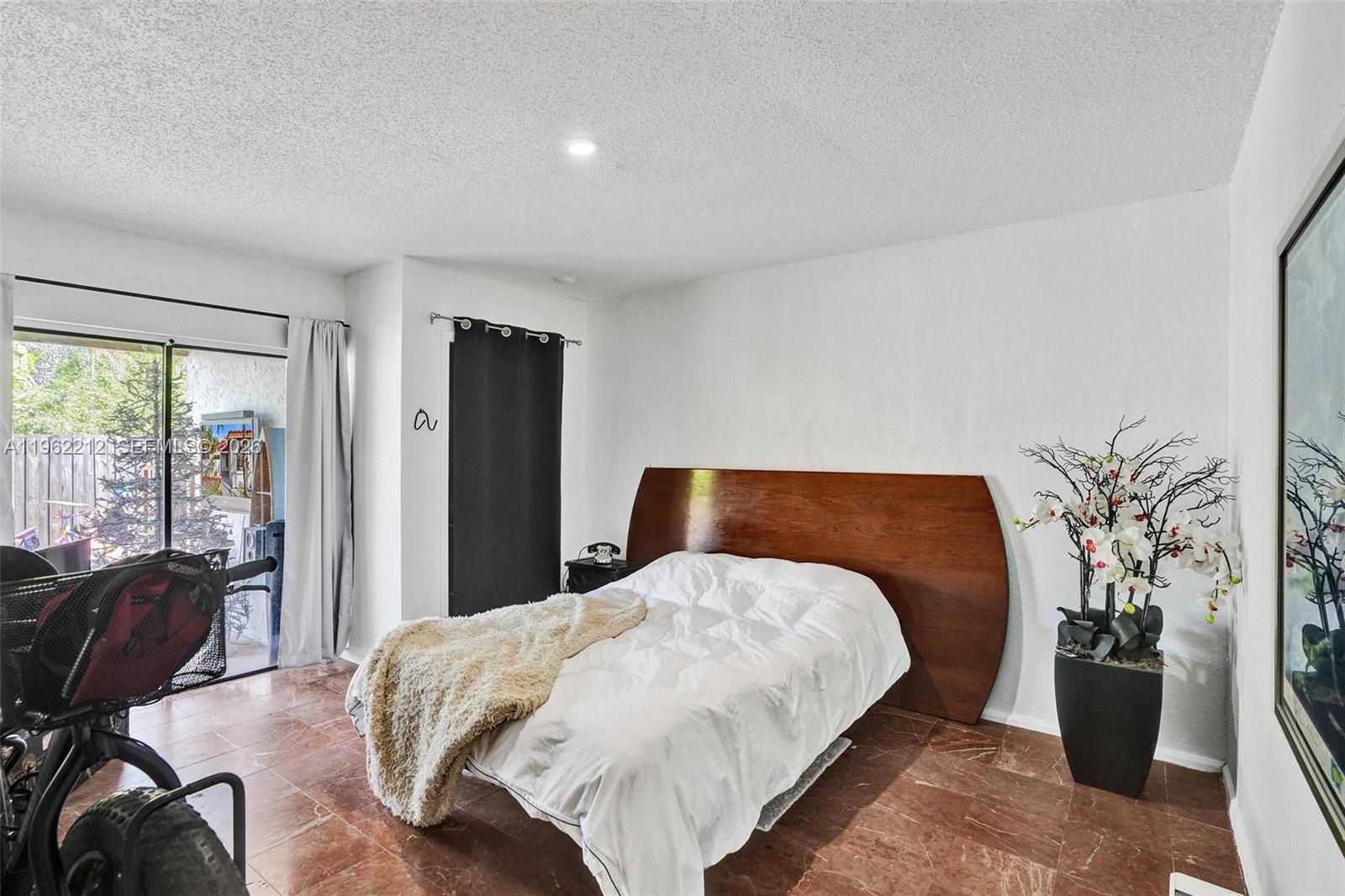 LOS PASEOS - Residential