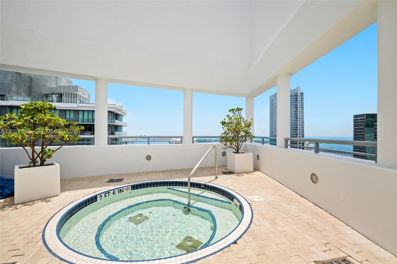 INFINITY AT BRICKELL COND - Residential