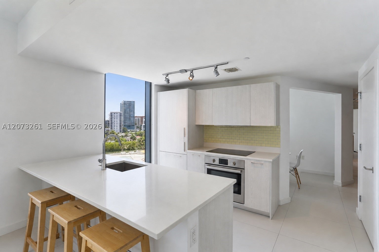 501 NE 31st St 708