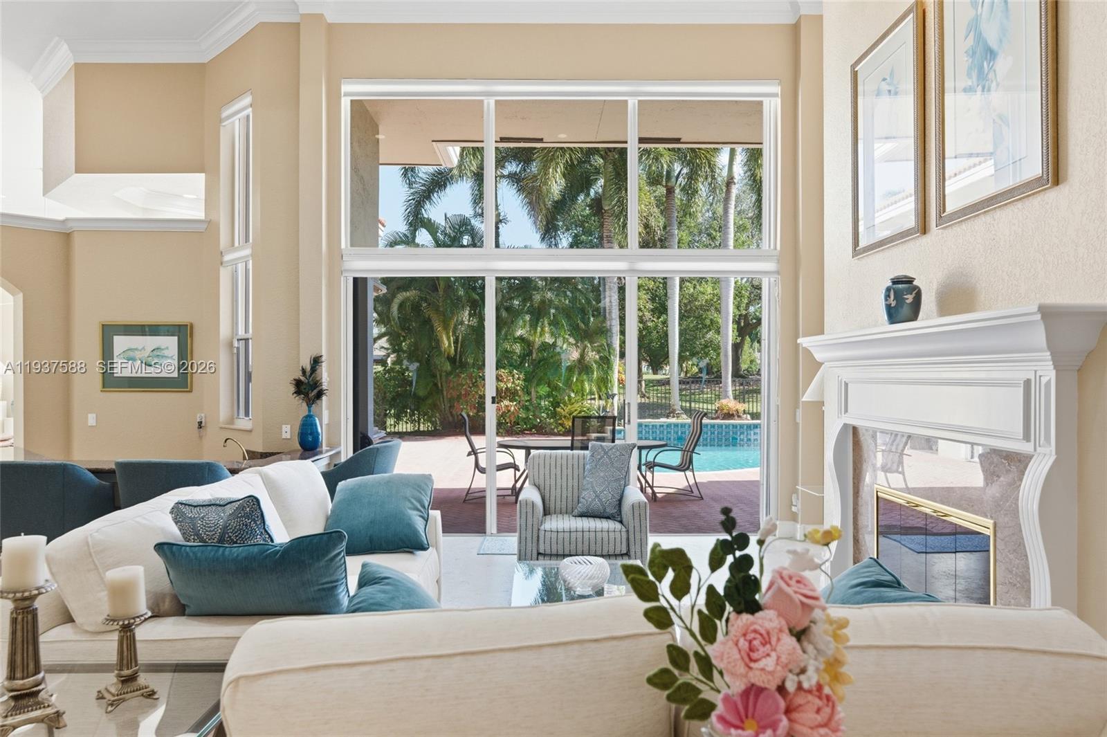 2442 Poinciana Ct, Weston, FL, 33327/$2,375,000 4 2442 Poinciana Ct