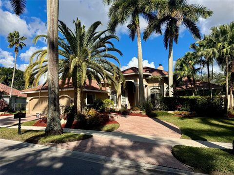 2442 Poinciana Ct Weston FL 33327