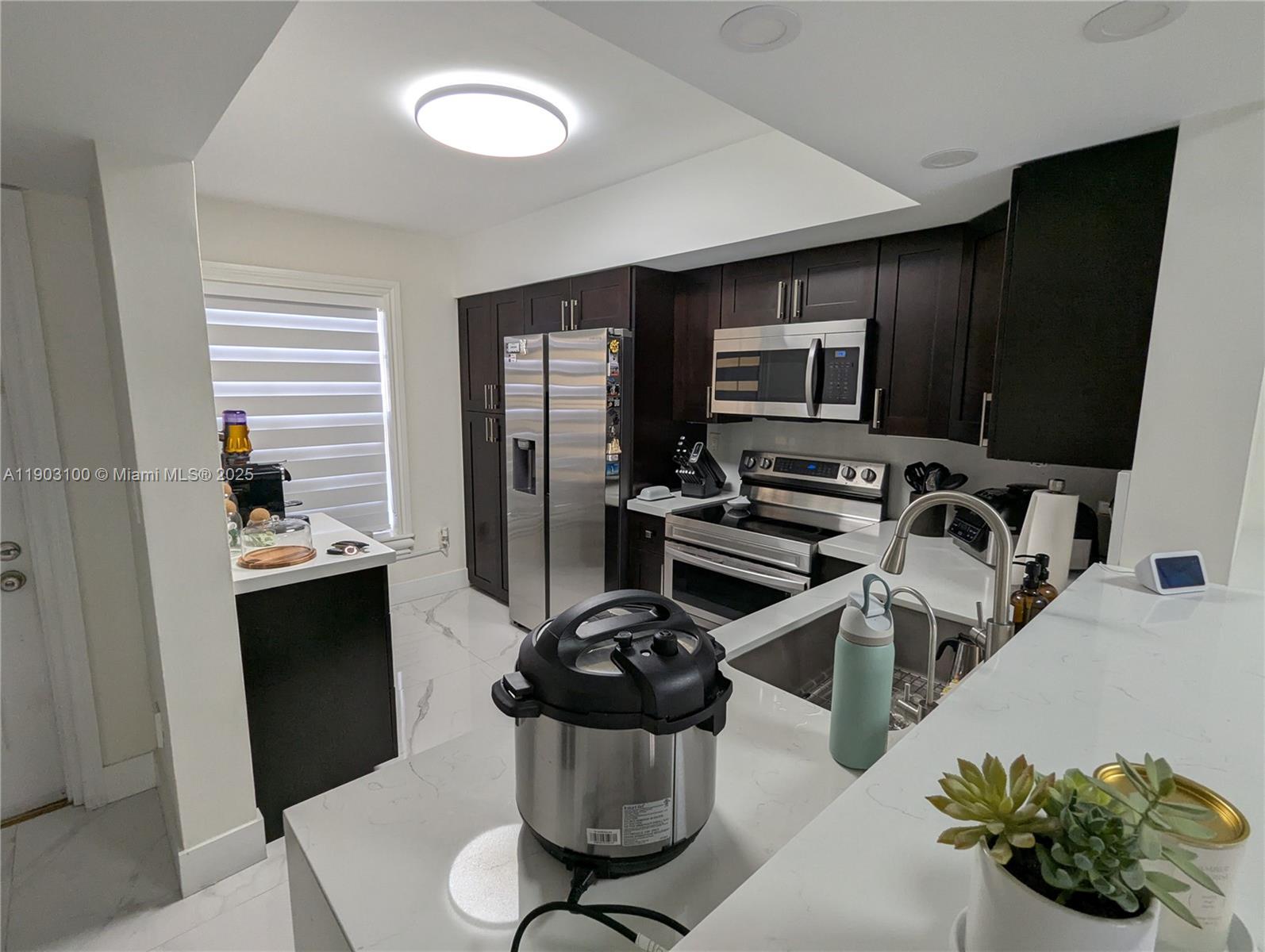 ELAN AT CALUSA CONDO III - Residential Lease