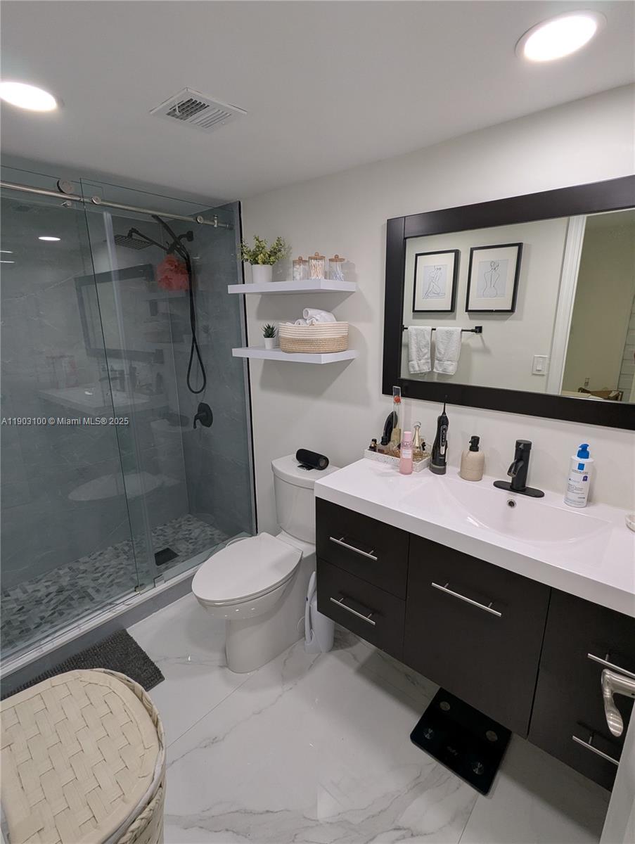 ELAN AT CALUSA CONDO III - Residential Lease