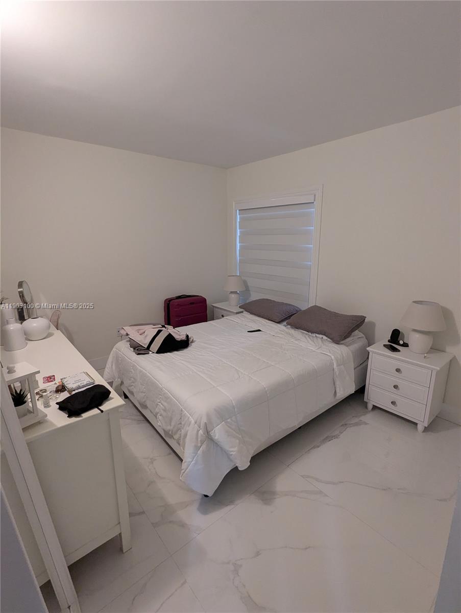 ELAN AT CALUSA CONDO III - Residential Lease