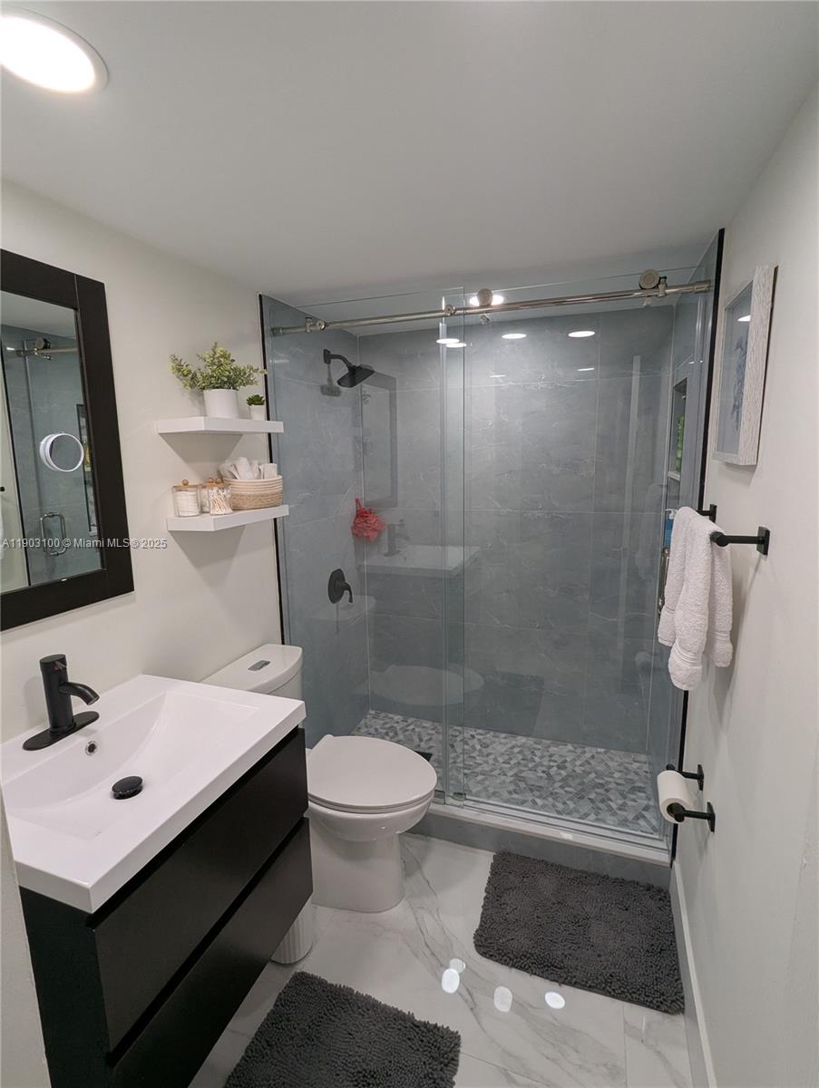 ELAN AT CALUSA CONDO III - Residential Lease