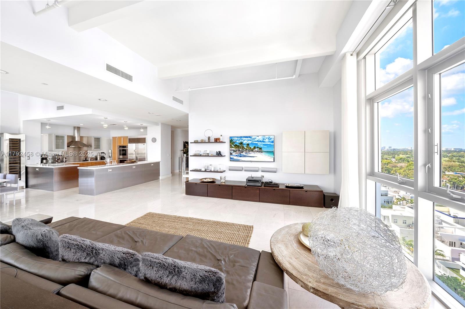 201 AQUA AVENUE 1001