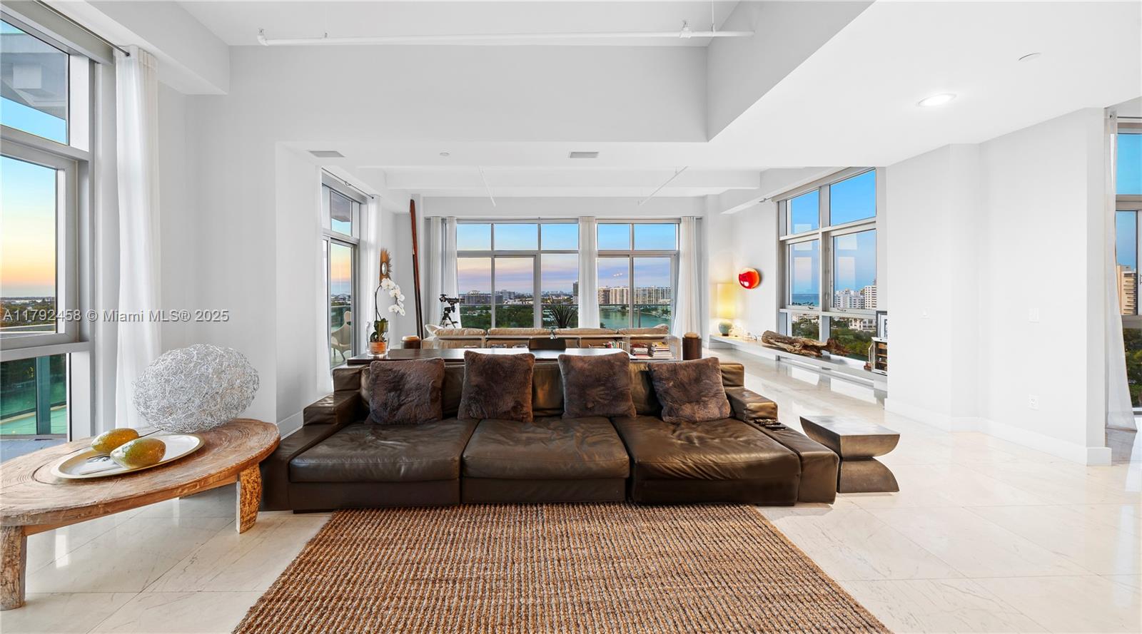 CHATHAM AT AQUA CONDO - Residential