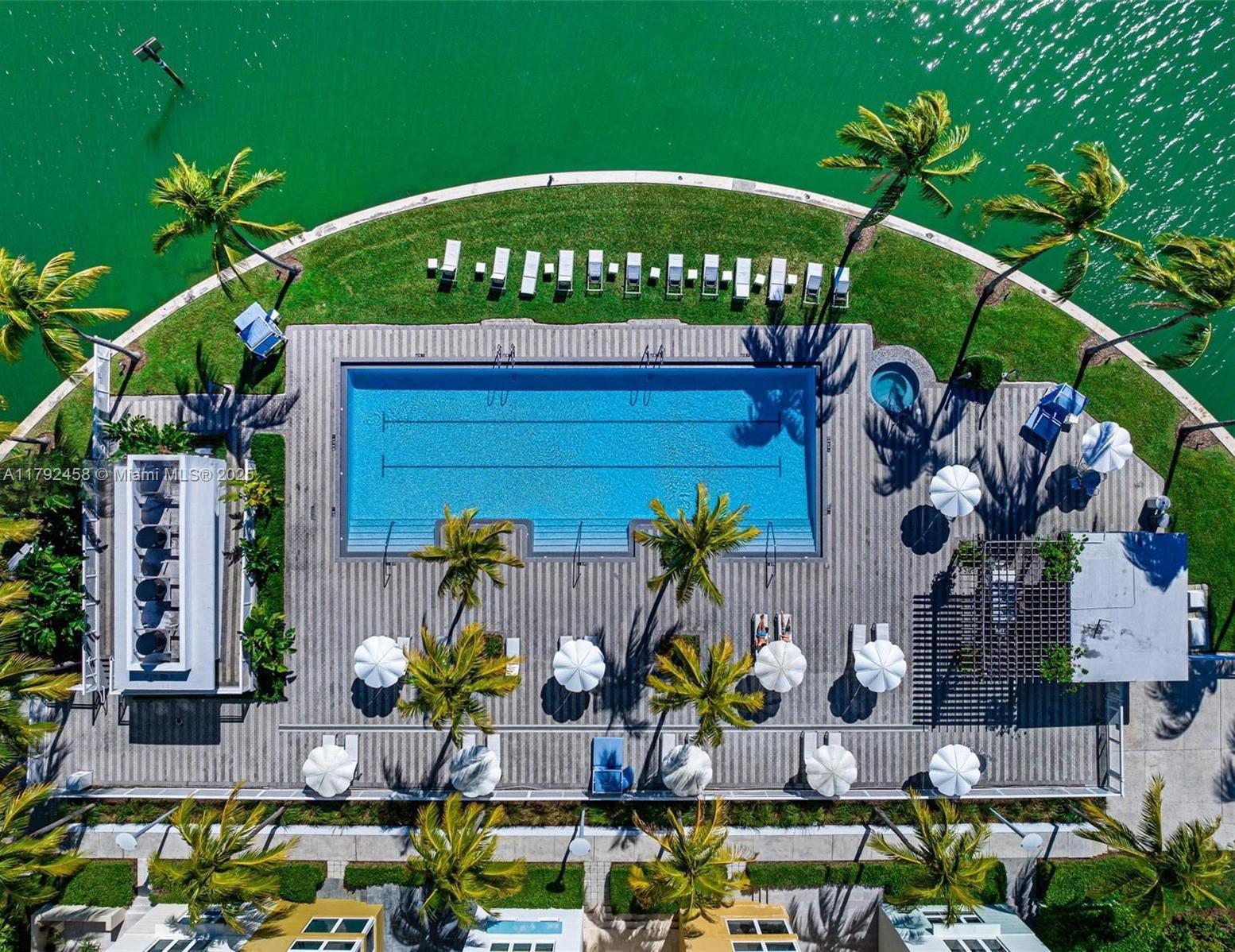 CHATHAM AT AQUA CONDO - Residential