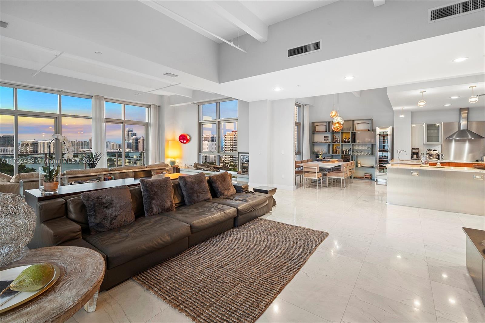201 AQUA AVENUE 1001