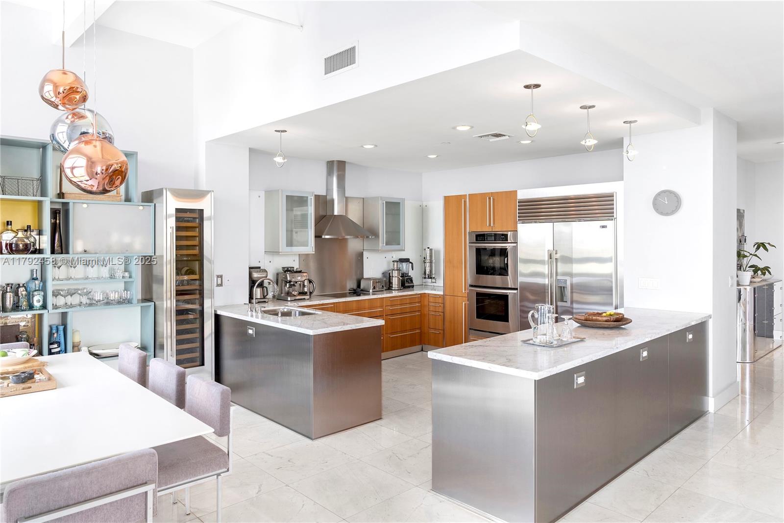 CHATHAM AT AQUA CONDO - Residential