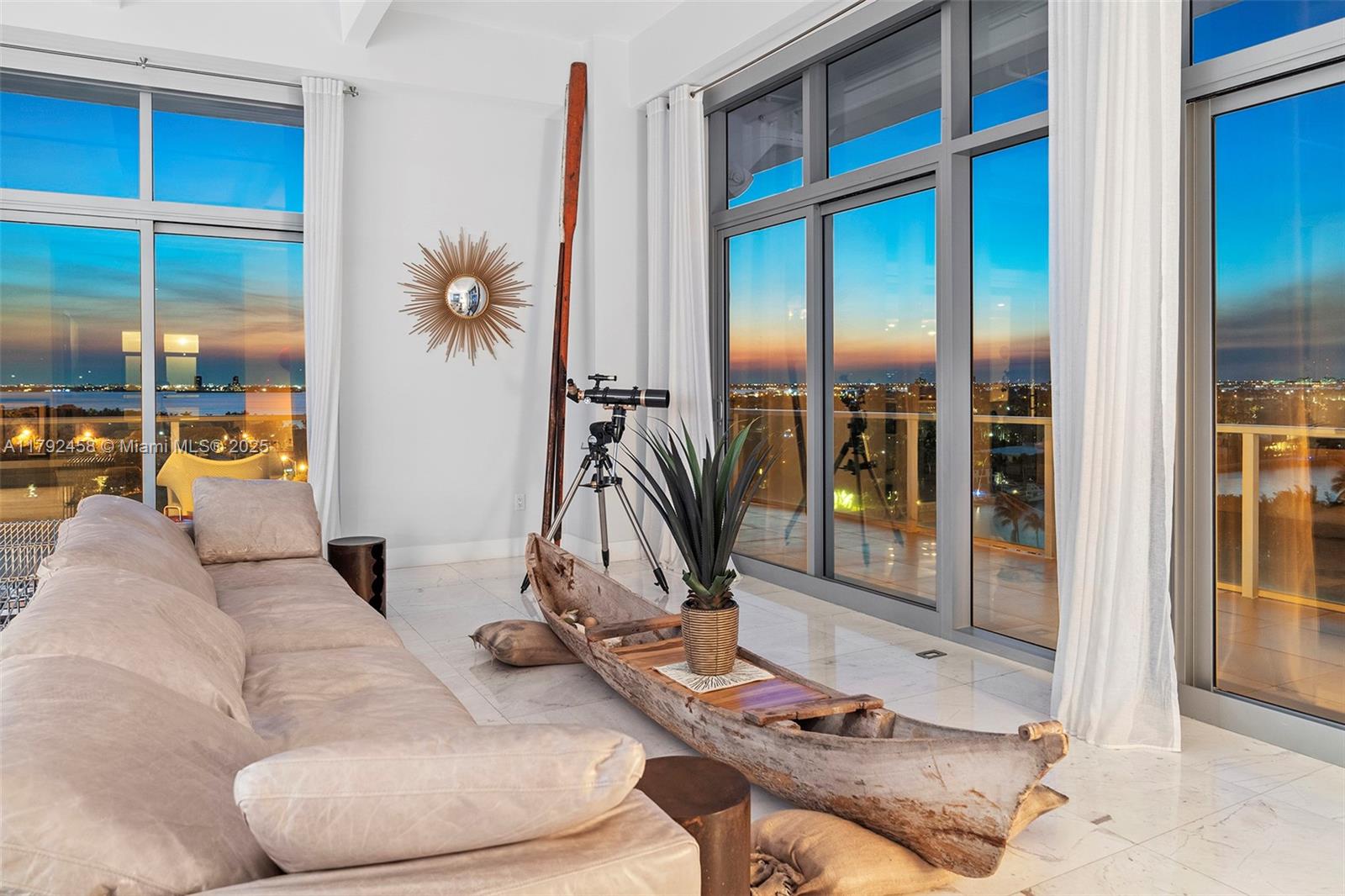 201 AQUA AVENUE 1001