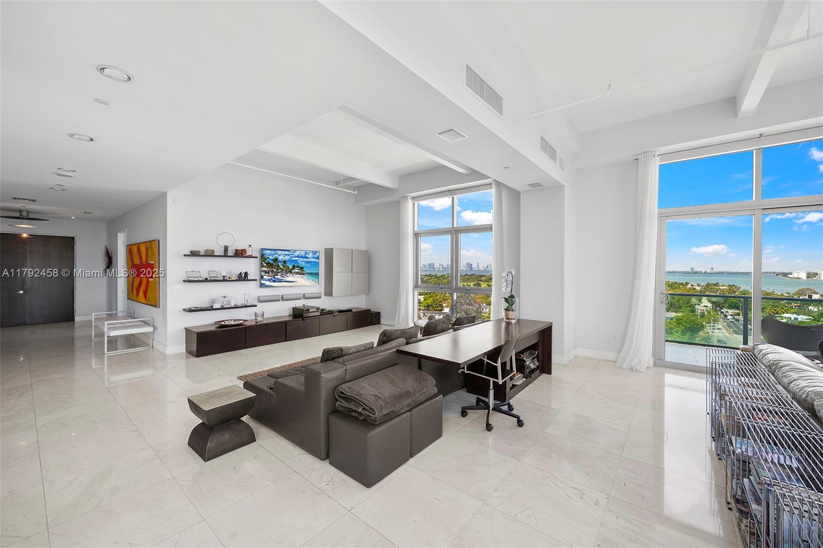 CHATHAM AT AQUA CONDO - Residential