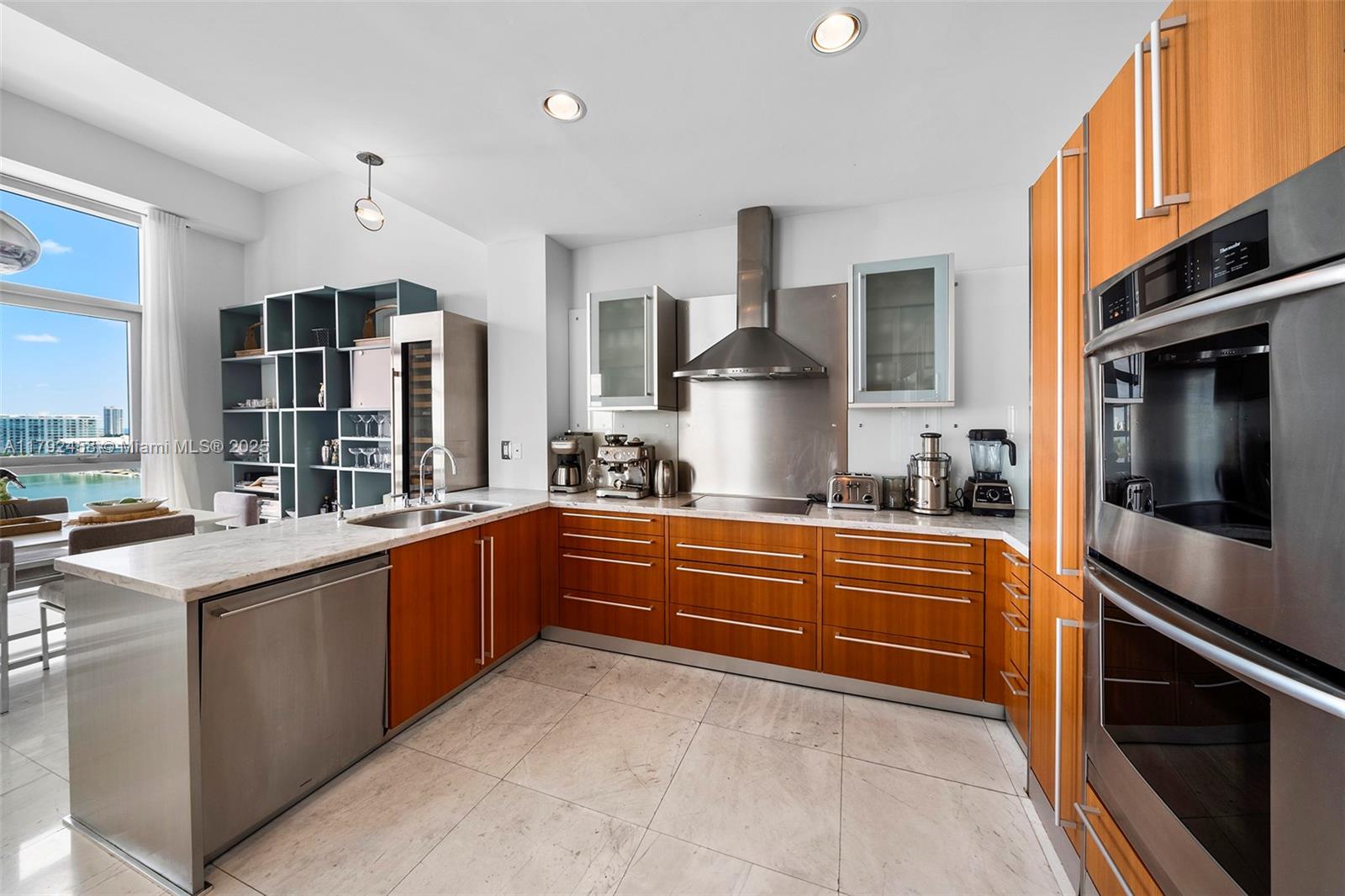 CHATHAM AT AQUA CONDO - Residential