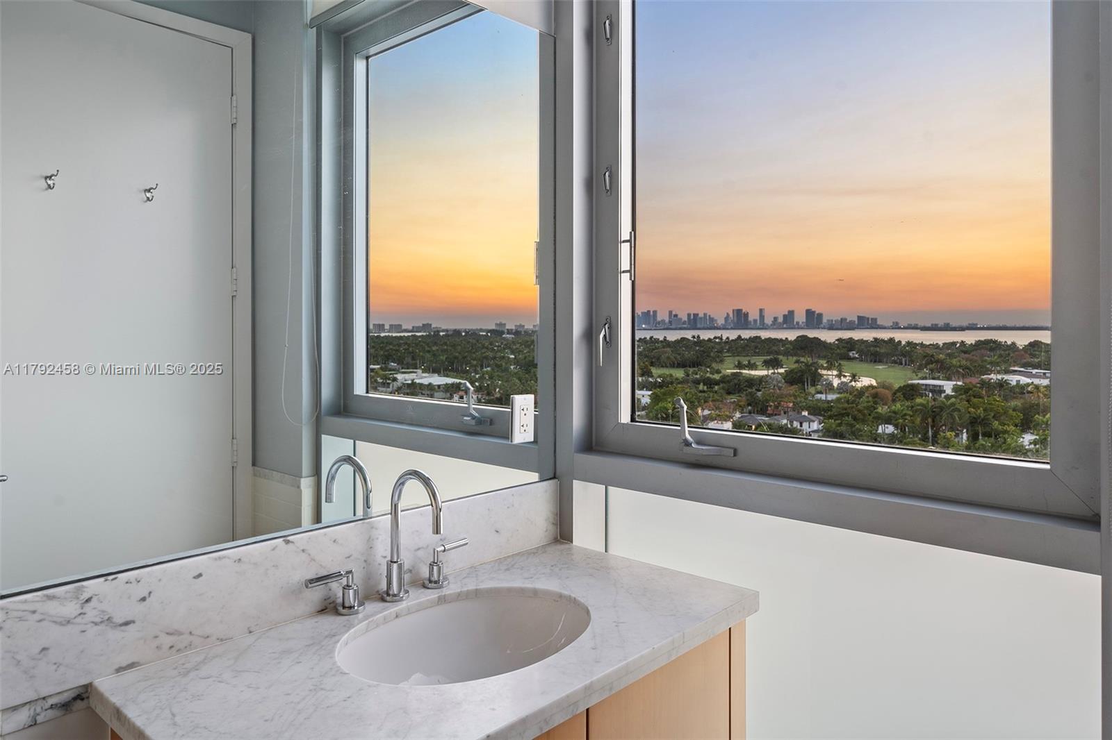 CHATHAM AT AQUA CONDO - Residential