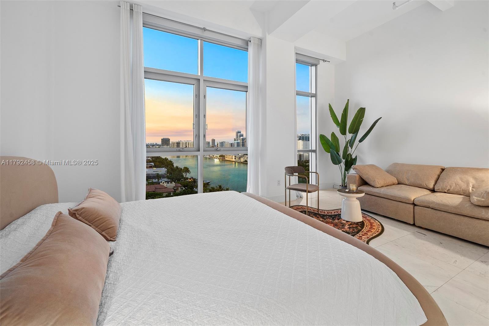 CHATHAM AT AQUA CONDO - Residential