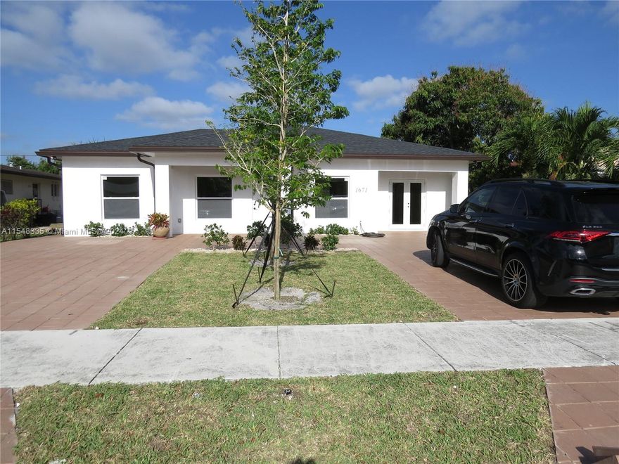 Brand new construction! Beautiful and modern, 2 spacious villas, 3 bed 2 bath. Open living area. Stainless steel appliances, granite countertops kitchen.Porcelain tile floors. Laundry room. Central Ac. High impact windows and doors. Plenty of parking on large driveway. Close to public transportation on 441 and entrance to 595. 15 min to the beach. 7 min to faimous Hard Rock Casino.