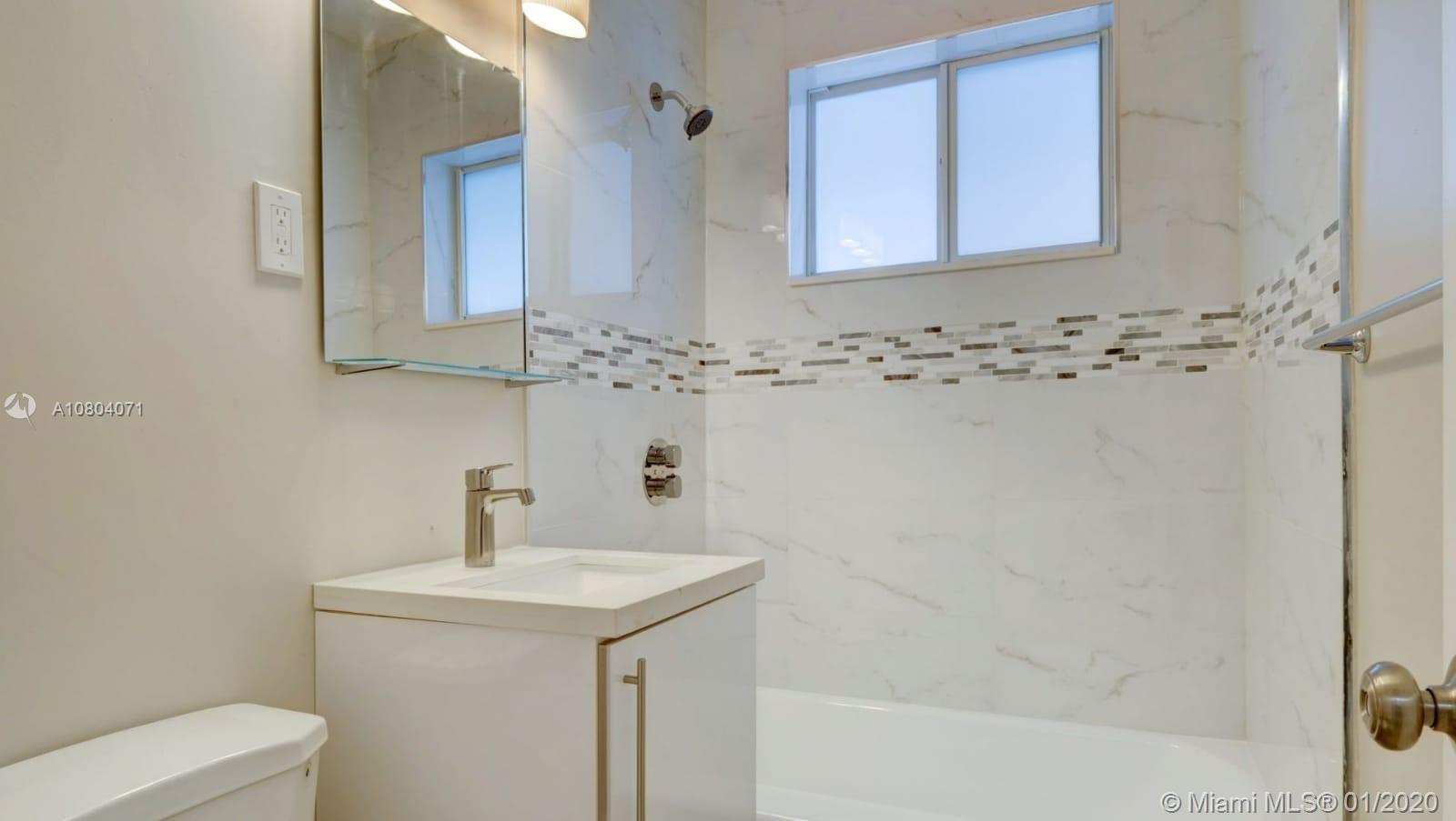 BAKER MANOR - Residential