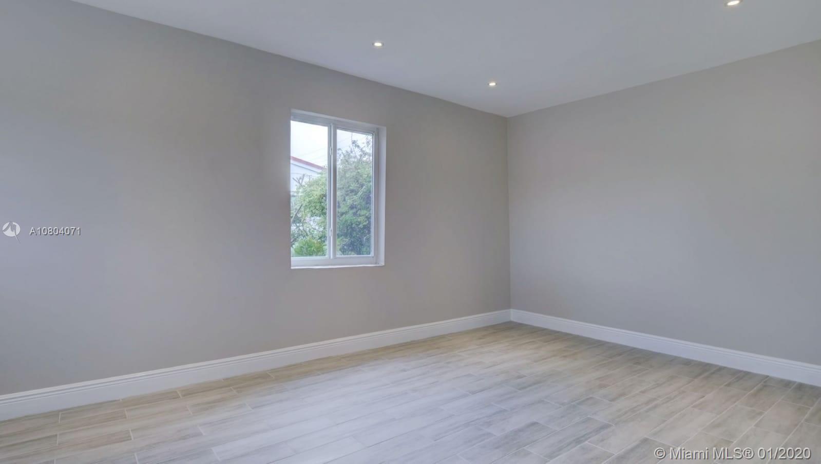 BAKER MANOR - Residential