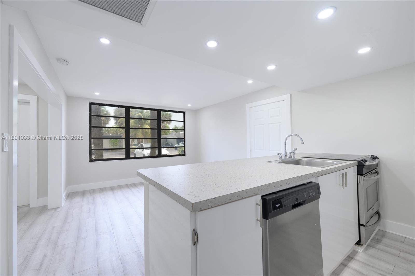 Rental Property at 6518 E Miami Lakes Dr E 6518, Miami Lakes, Miami-Dade County, Florida - Bedrooms: 2 
Bathrooms: 2  - $2,550 MO.