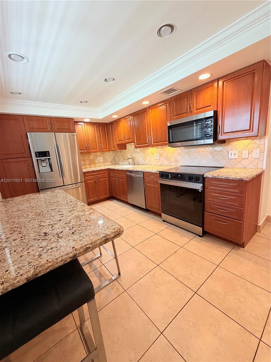 NO 103 PALM-AIRE COUNTRY - Residential Lease