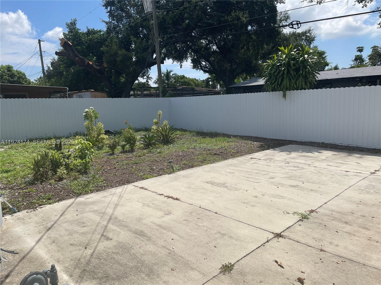 LAKE FOREST SEC 4 - Residential Lease