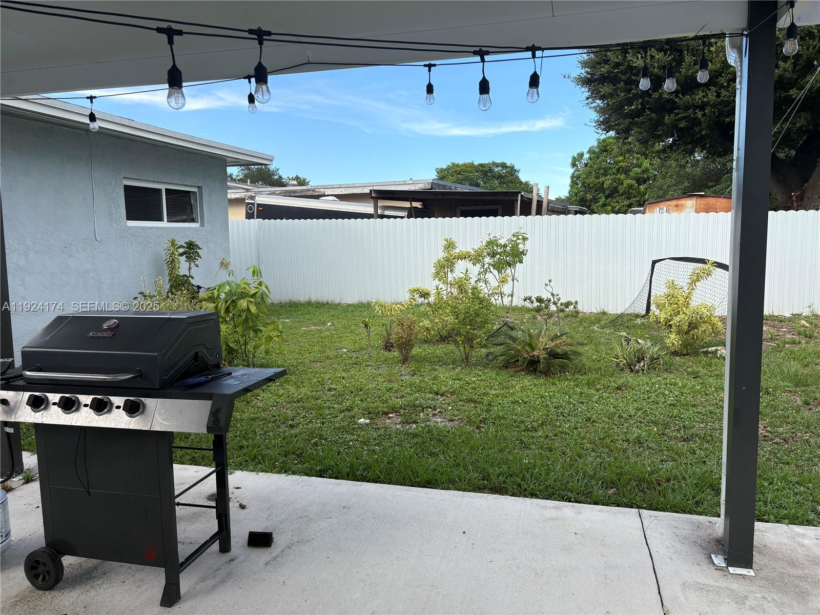 LAKE FOREST SEC 4 - Residential Lease